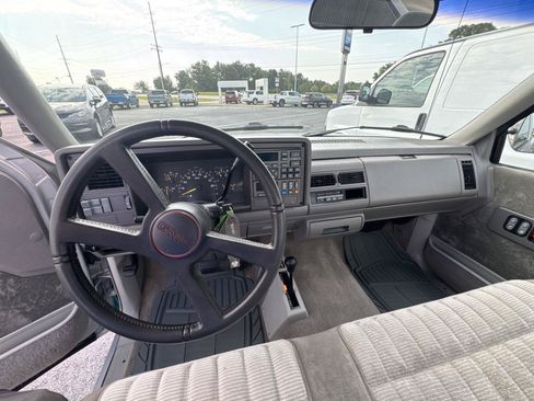 Used 1993 GMC Sierra 1500 4x4 Regular Cab image 17
