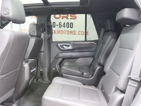 Used 2022 Chevrolet Tahoe Z71 w/ Luxury Package AWD/4WD image 18