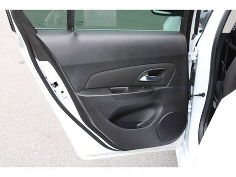 Used 2016 Chevrolet Cruze LT w/ RS Package image 11