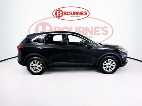 Used 2023 Ford Escape Active w/ Tech Pack #1 AWD/4WD image 11
