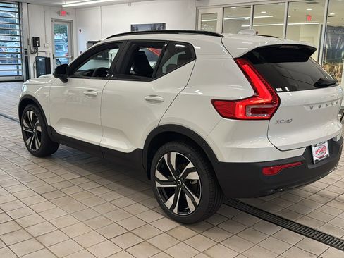 New 2026 Volvo XC40 B5 Ultra w/ Protection Package Premier image 7