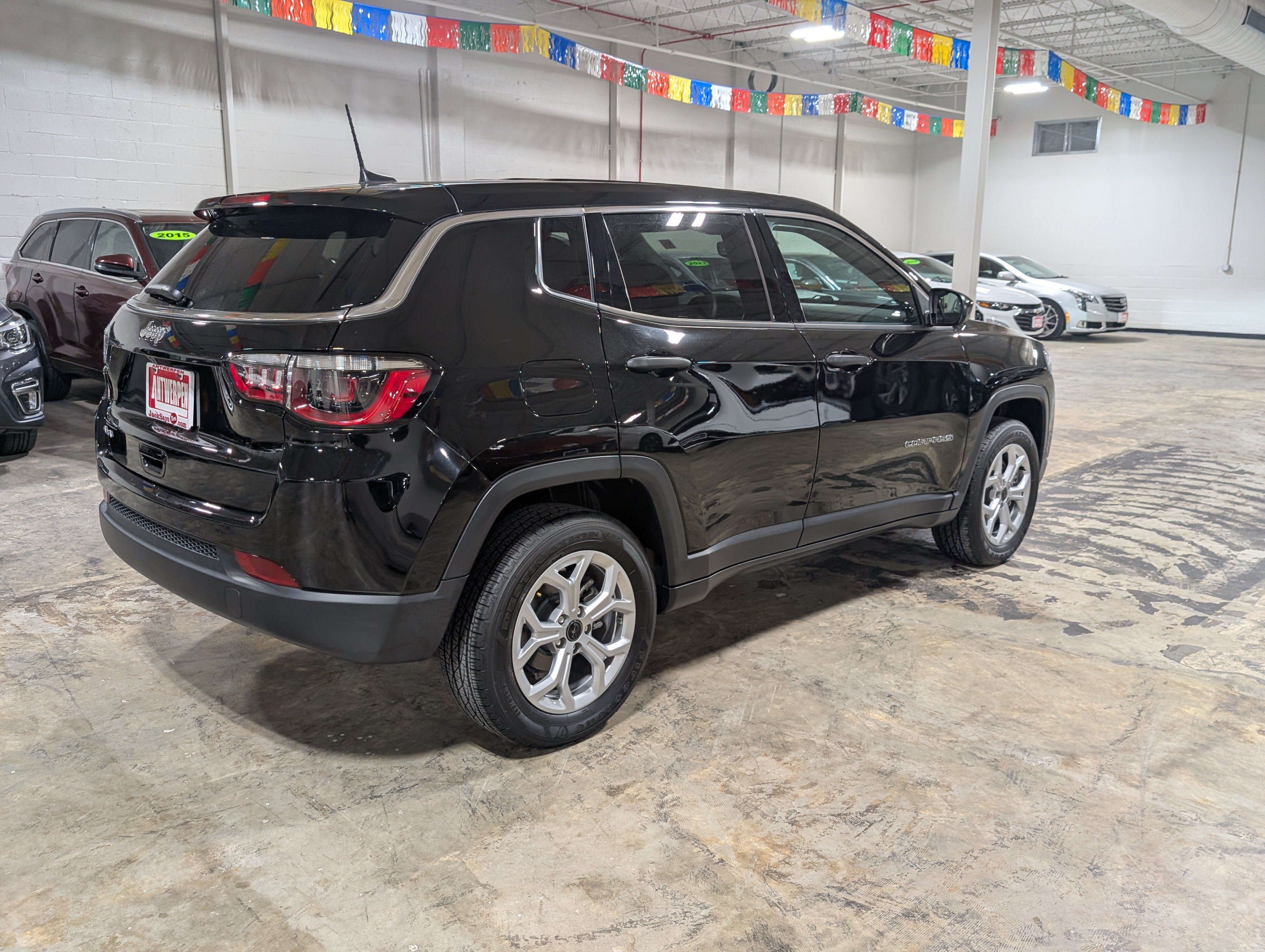 Used 2025 Jeep Compass Sport AWD/4WD image 3