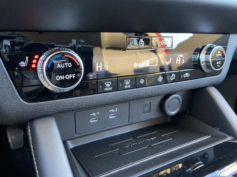 New 2026 Mitsubishi Outlander SE image 13