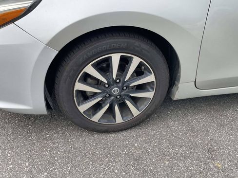 Used 2018 Nissan Altima 2.5 SV FWD image 10