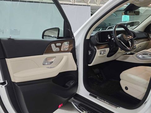 Used 2026 Mercedes-Benz GLS 450 4MATIC image 22
