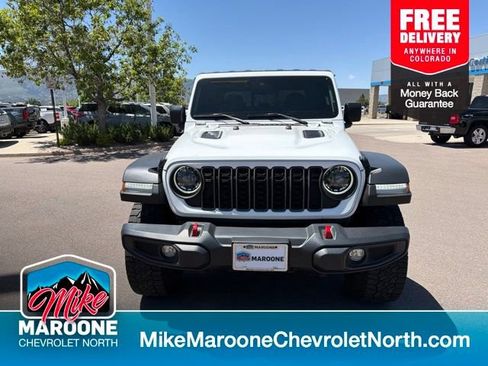 Used 2024 Jeep Gladiator Rubicon w/ Convenience Group AWD/4WD image 2