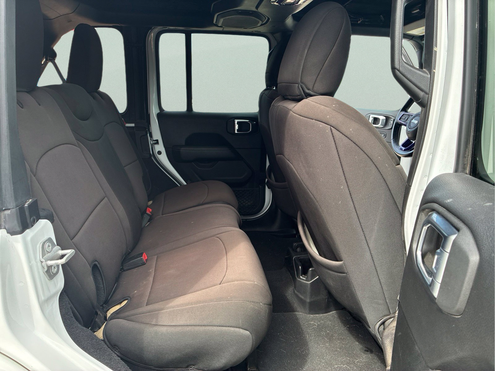 Used 2021 Jeep Wrangler Unlimited Sahara AWD/4WD image 11