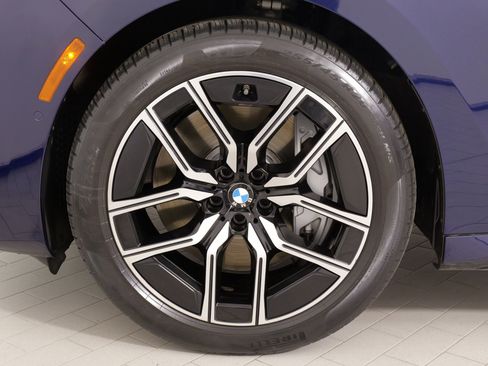 Used 2023 BMW 760i xDrive image 54