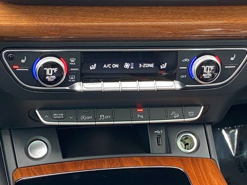 Used 2023 Audi Q5 2.0T Premium w/ Convenience Package image 12