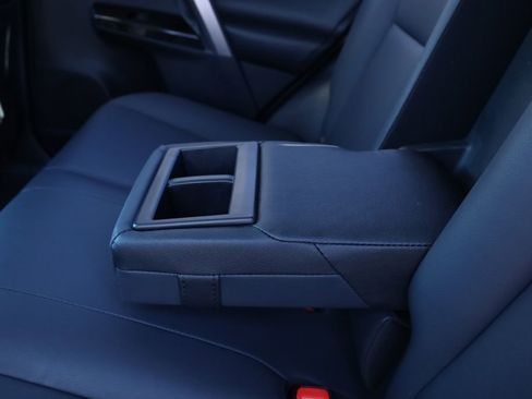 Used 2018 Toyota RAV4 Limited image 11