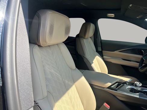 New 2026 Cadillac Lyriq Signature Luxury image 14