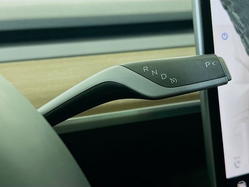 Used 2023 Tesla Model 3 Standard Range image 23