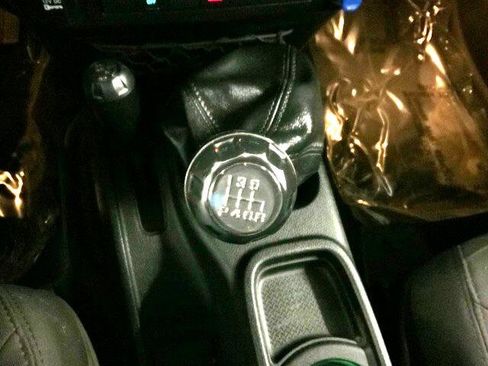 Used 2015 Jeep Wrangler Unlimited Sport image 18