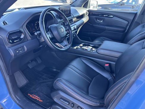 Used 2023 Honda Pilot TrailSport image 5