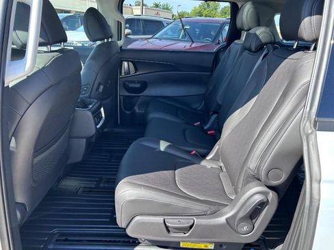 New 2026 Kia Carnival SX w/ SX Dark Edition Package FWD image 8