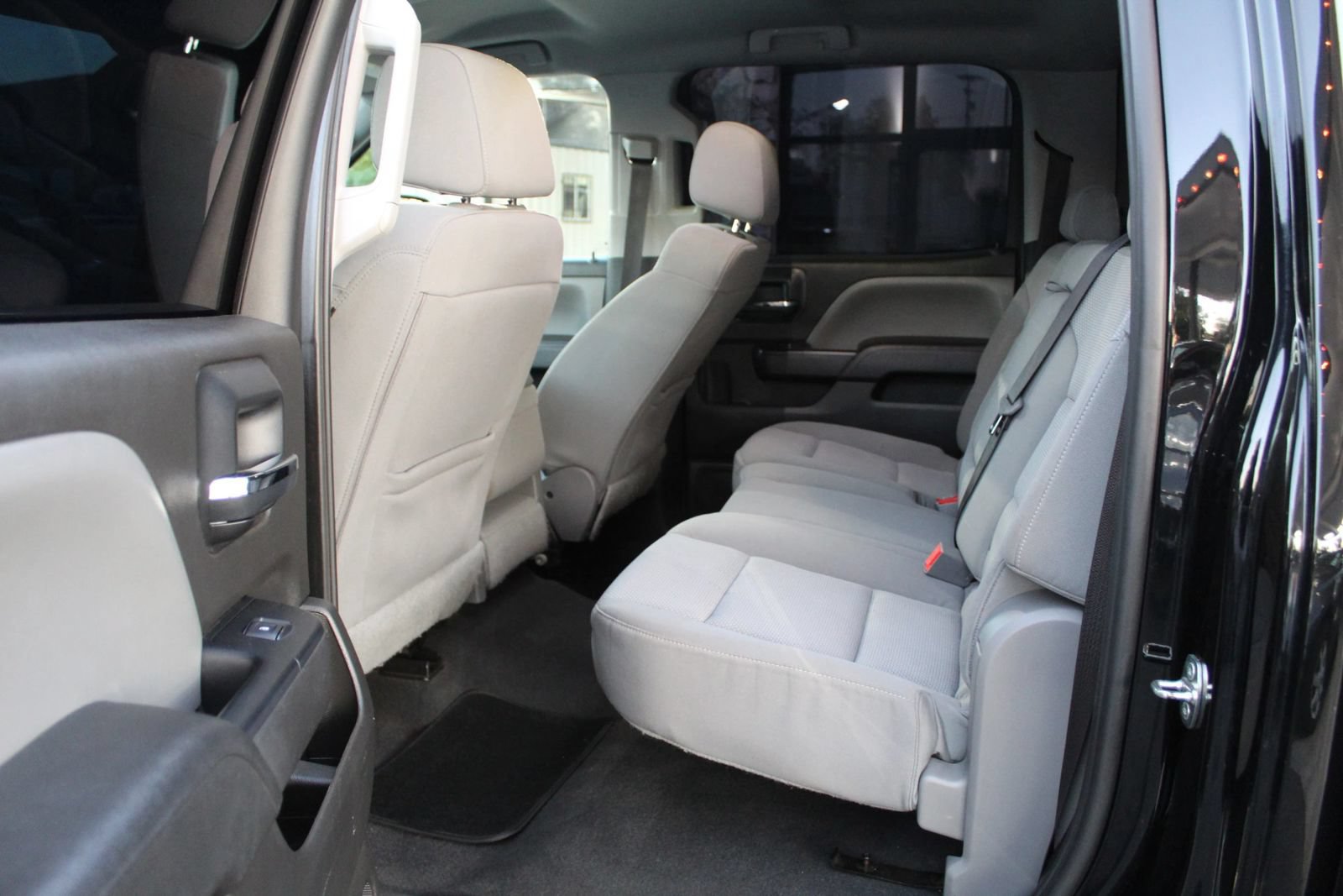 Used 2018 Chevrolet Silverado 1500 Custom w/ Custom Value Package RWD image 12