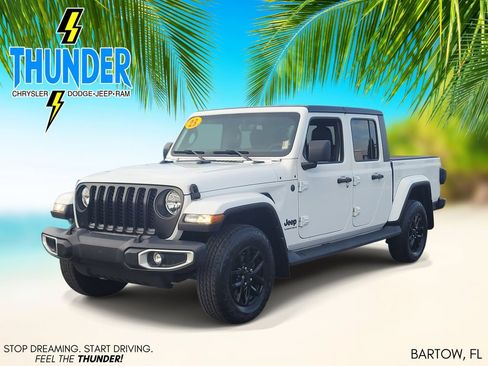 Used 2023 Jeep Gladiator Sport AWD/4WD image 2