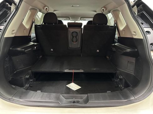 Used 2018 Nissan Rogue SV image 18