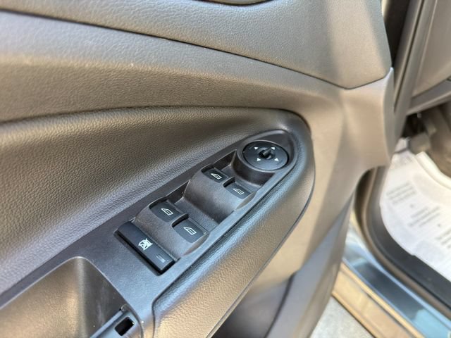 Used 2018 Ford Escape SE w/ Ford Safe & Smart Package AWD/4WD image 17