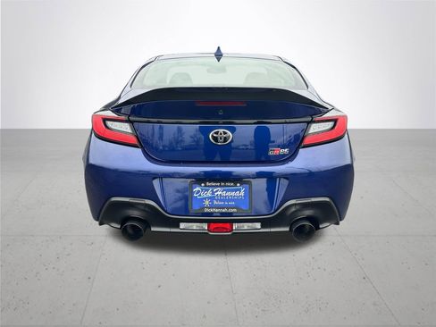 Used 2022 Toyota GR86 Base w/ ALL Weather Mat Package (TMS) image 7
