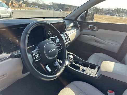 Certified 2023 Kia Sorento S w/ Panoramic Sunroof Package image 9