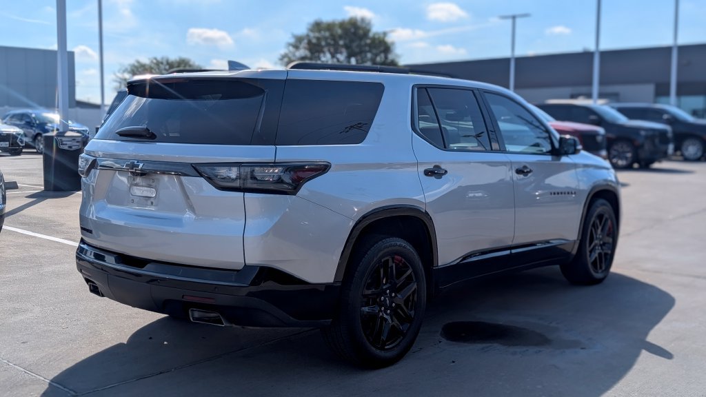 Used 2020 Chevrolet Traverse Premier w/ Redline Edition FWD image 6