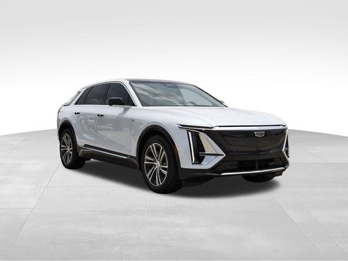 New 2026 Cadillac Lyriq Luxury AWD/4WD image 1