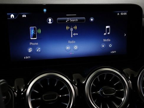 Used 2025 Mercedes-Benz GLA 250 4MATIC image 19