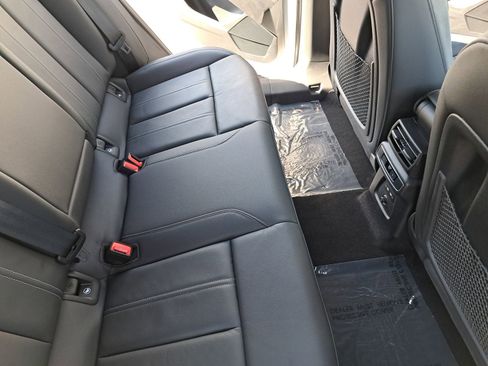 Used 2024 Audi Q4 e-tron Premium Plus image 11