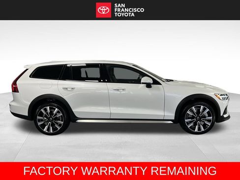 Used 2026 Volvo V60 B5 Cross Country Ultra w/ Climate Package AWD/4WD image 6