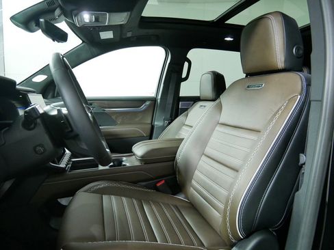 New 2026 GMC Acadia Denali Ultimate w/ LPO, Floor Liner Package image 11