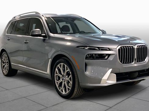 Used 2023 BMW X7 xDrive40i w/ Premium Package image 3