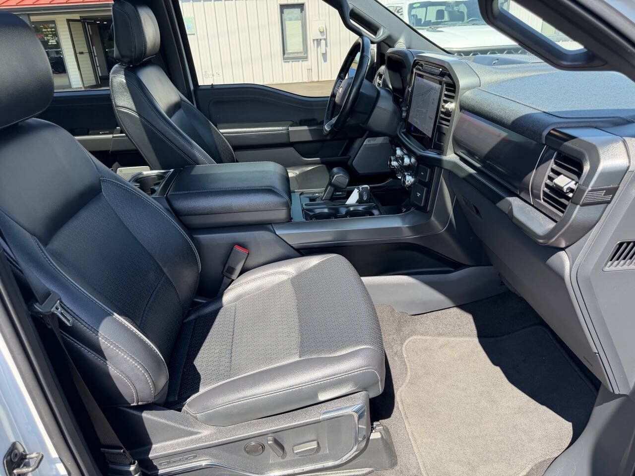 Used 2024 Ford F150 Lariat AWD/4WD image 28