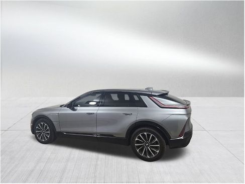 Certified 2025 Cadillac Lyriq Sport image 4