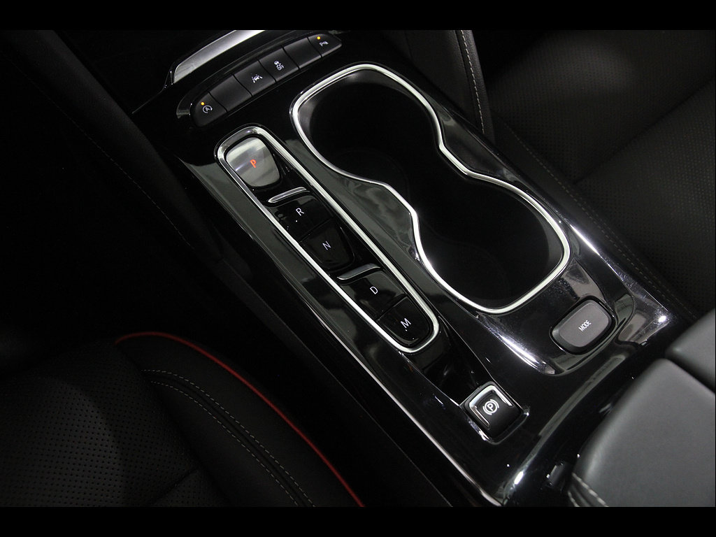 Used 2022 Buick Envision Essence w/ Technology Package I FWD image 17