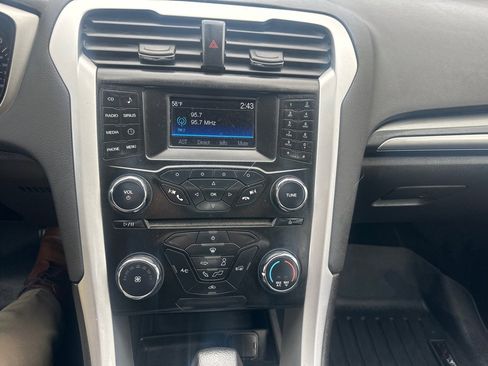 Used 2014 Ford Fusion SE image 39