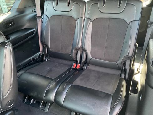 Used 2024 Jeep Grand Cherokee L Altitude AWD/4WD image 23