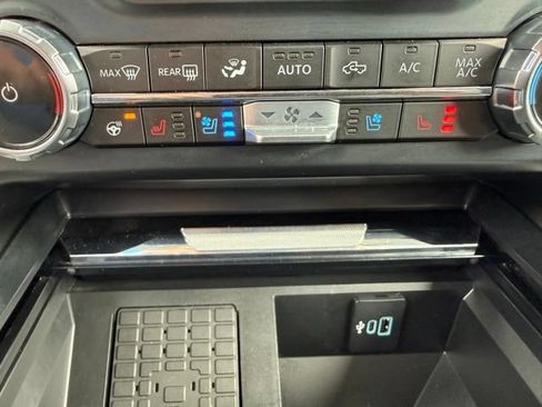 Used 2023 Ford F250 Lariat w/ FX4 Off-Road Package AWD/4WD image 31