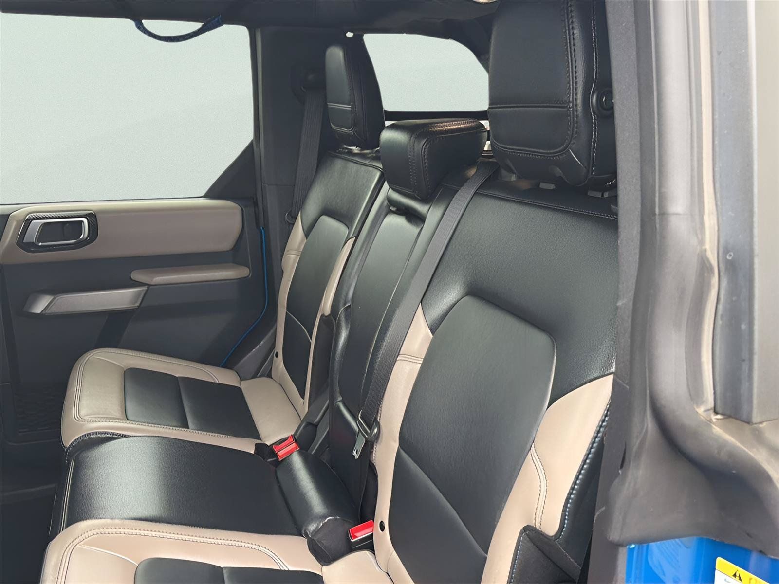Used 2023 Ford Bronco Wildtrak AWD/4WD image 5