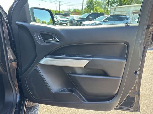 Used 2022 Chevrolet Colorado LT AWD/4WD image 30