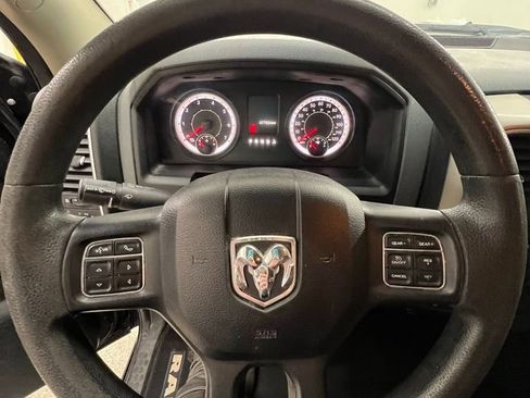 Used 2017 RAM 1500 Classic SLT AWD/4WD image 10