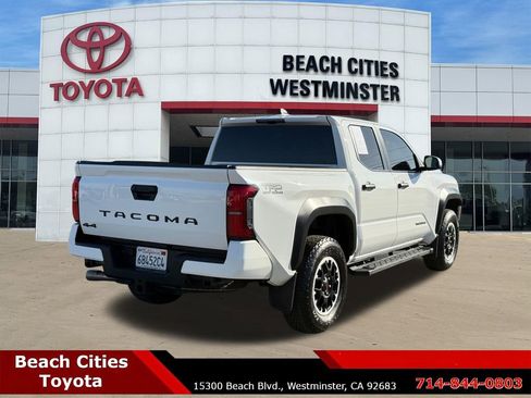 Certified 2024 Toyota Tacoma TRD Off-Road AWD/4WD image 11