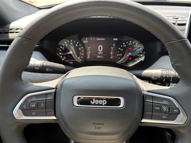 Used 2023 Jeep Compass Latitude w/ Convenience Group AWD/4WD image 18