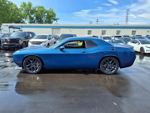 Used 2023 Dodge Challenger R/T w/ Plus Package image 2
