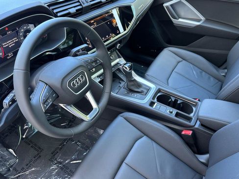 New 2025 Audi Q3 2.0T Premium image 9