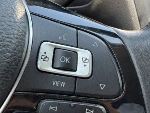 Used 2020 Volkswagen Tiguan SE AWD/4WD image 8
