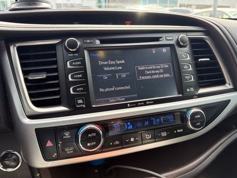 Used 2019 Toyota Highlander Limited Platinum AWD/4WD image 3