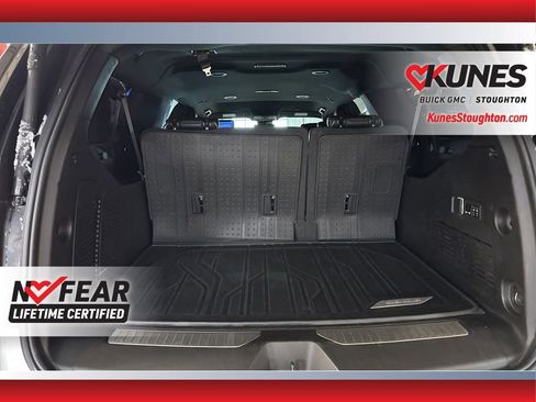Used 2023 Chevrolet Suburban Premier image 41