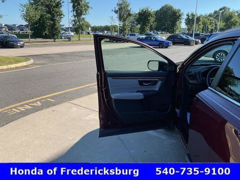 Used 2018 Honda CR-V Touring image 14