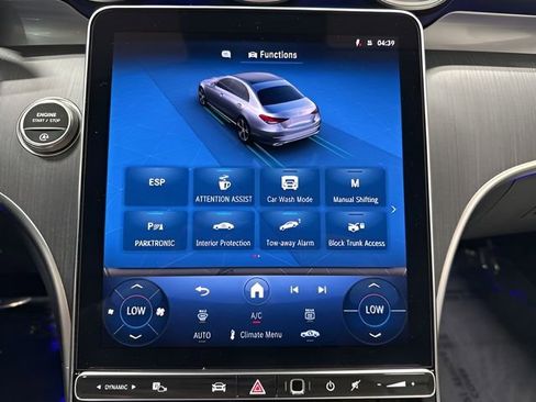 Used 2025 Mercedes-Benz C 300 4MATIC Sedan image 25